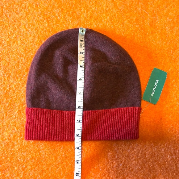 Mackie red and burgundy Maidens 100% lambswool tuque made in Scotland NWT - Picture 9 of 9